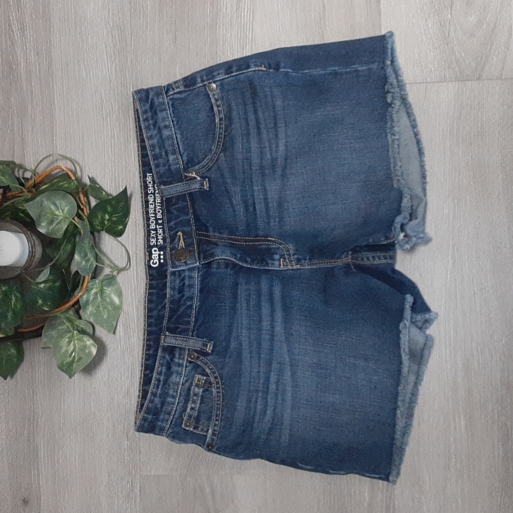 Gap Sexy Boyfriend Short